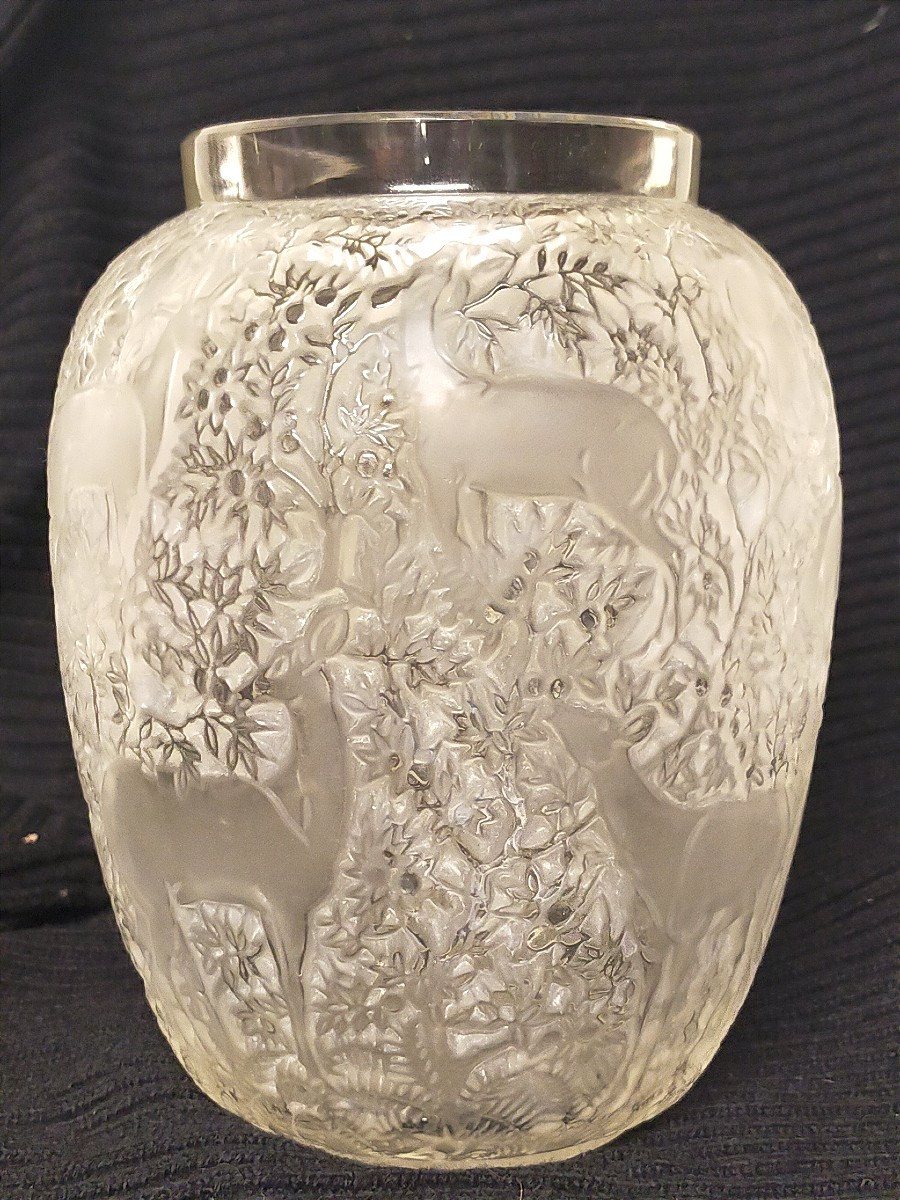 "does" Vase In Pressed Molded Glass – Lalique, Art Deco
