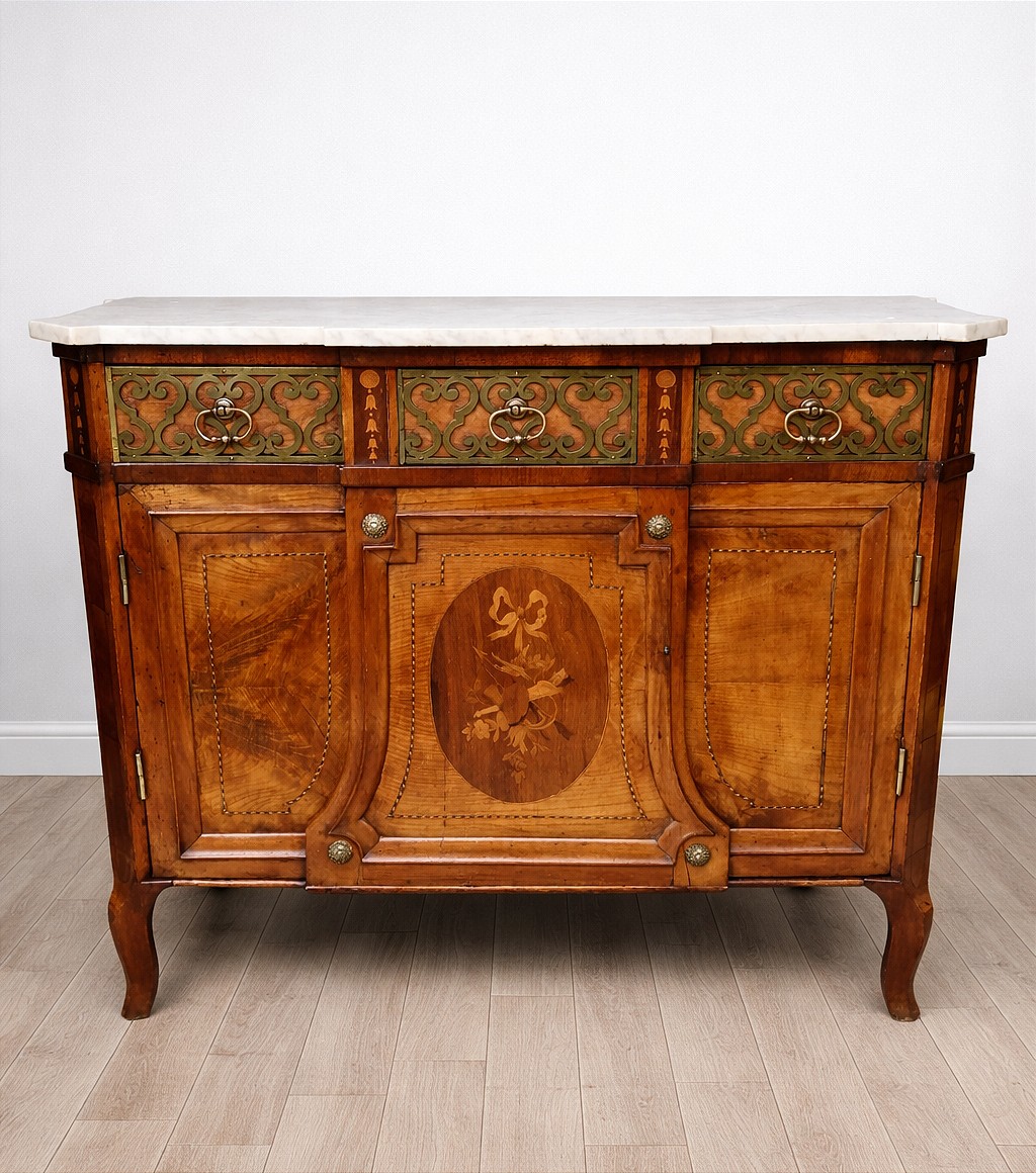 Commode en marqueterie et bronze (buffet enfilade)
