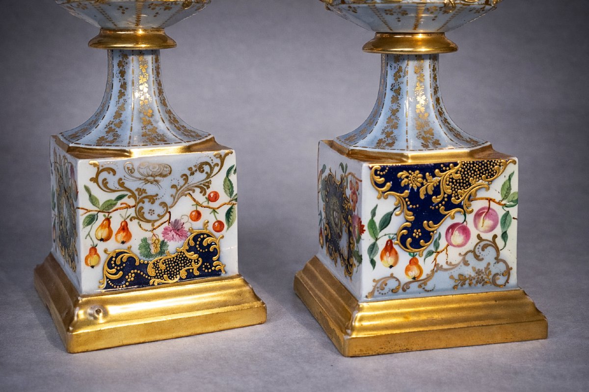 Paire de vases en porcelaine de Vieux Paris – XIXᵉ siècle-photo-3