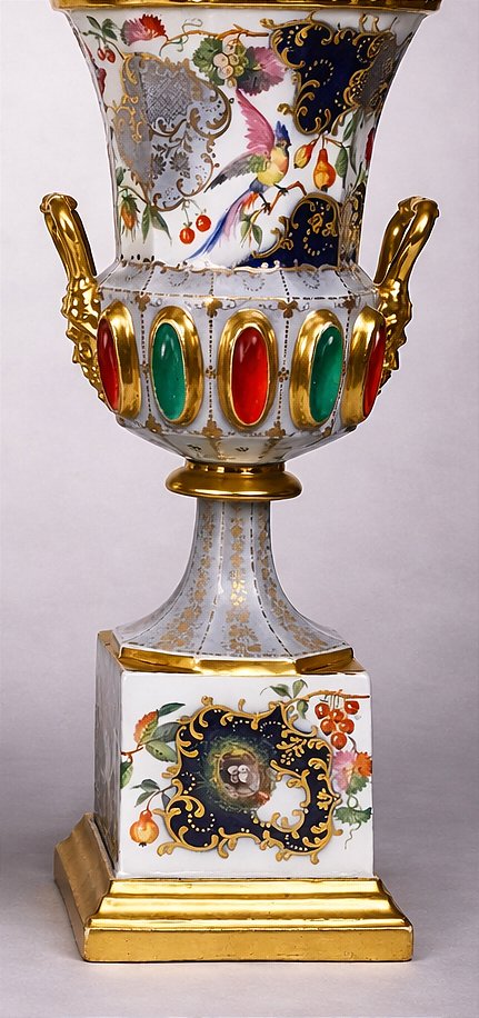 Paire de vases en porcelaine de Vieux Paris – XIXᵉ siècle-photo-4