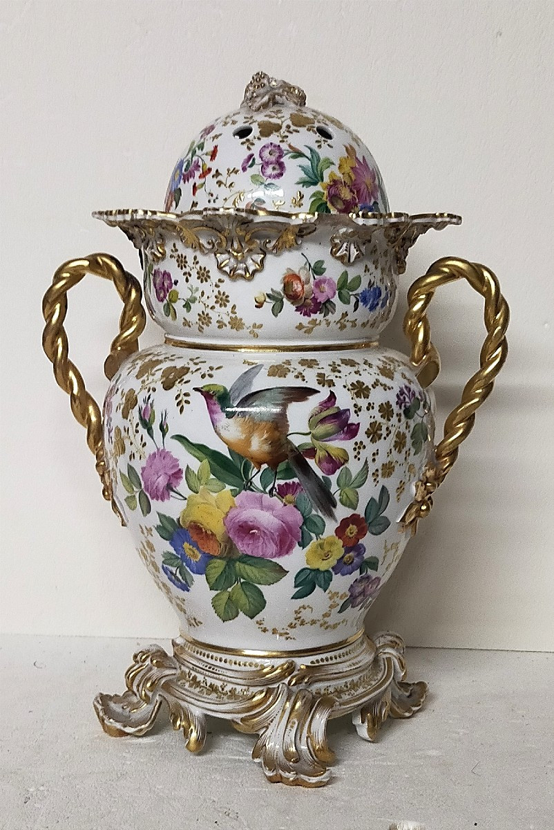 Covered Porcelain Flower Frog By Jacob Petit (1796-1868), Paris 