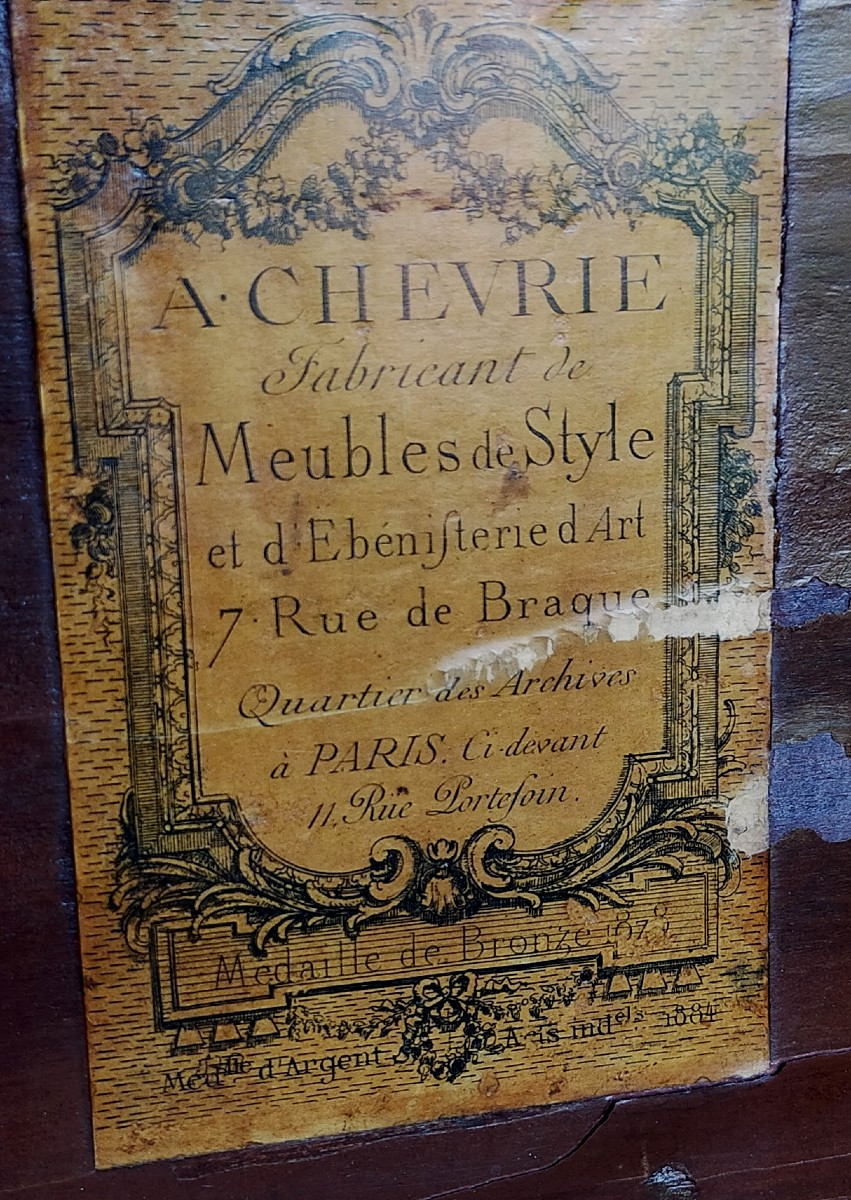 Meuble de Présentation Louis XVI en Noyer et vernis martin  avec miniature-photo-2