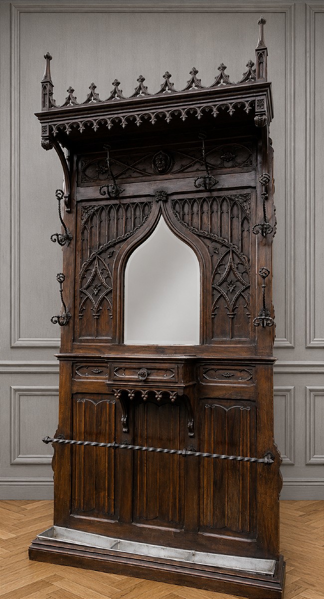 Vestiaire néo gothique de château porte manteaux (néogothique médiéval chapelle)