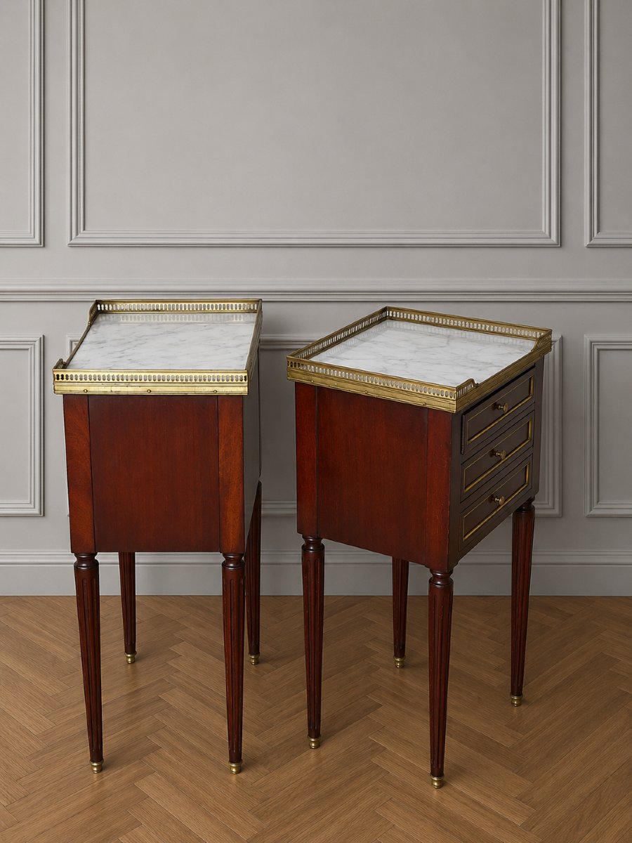 Paire de chevets de style Louis XVI en acajou et bronze doré-photo-2