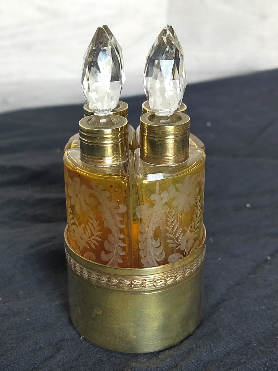 Cabaret-style Fragrance Box With Crystal And Brass Accents -photo-2