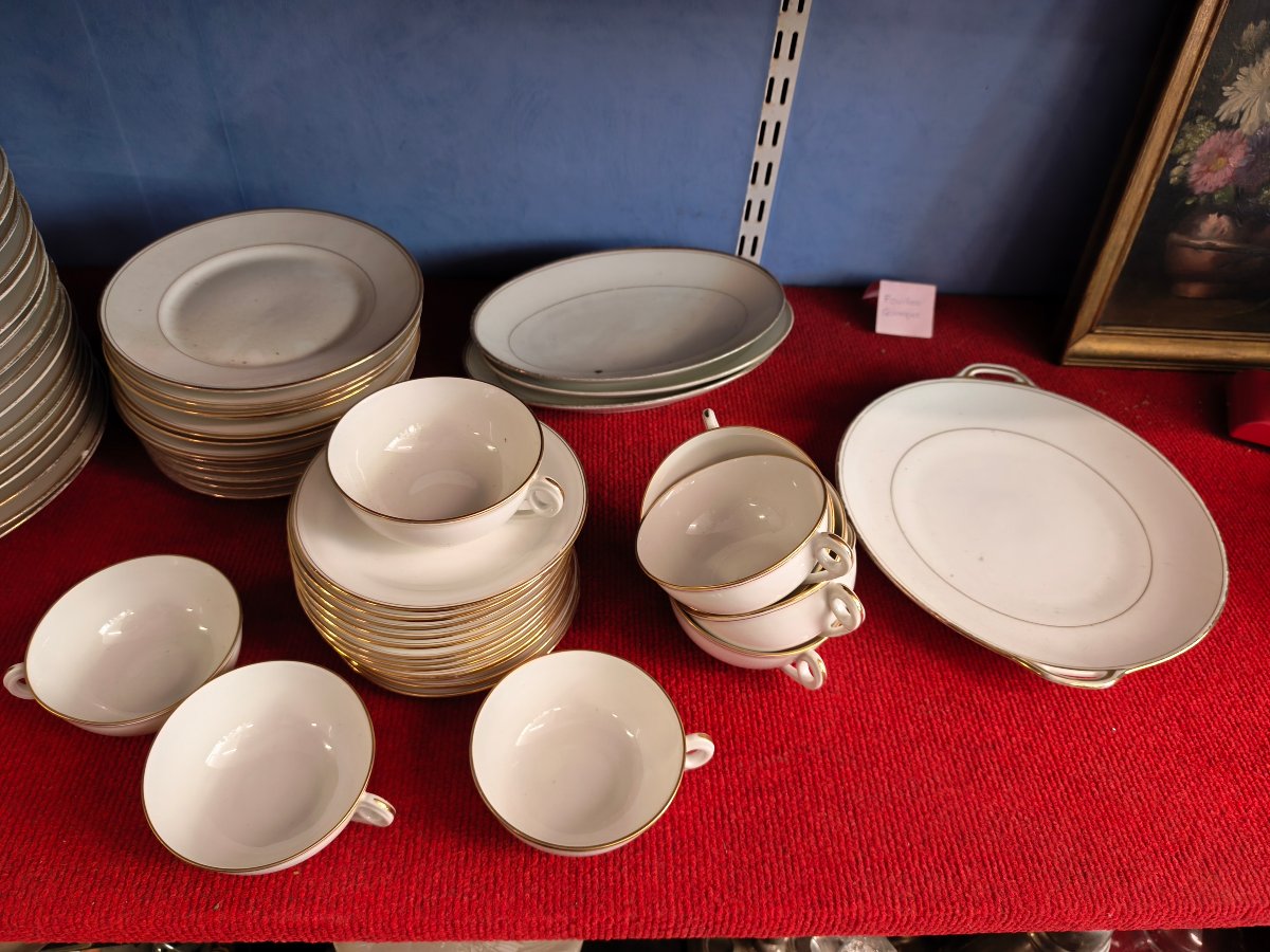 Limoges Porcelain Dinner Service With Gold Trim-photo-4