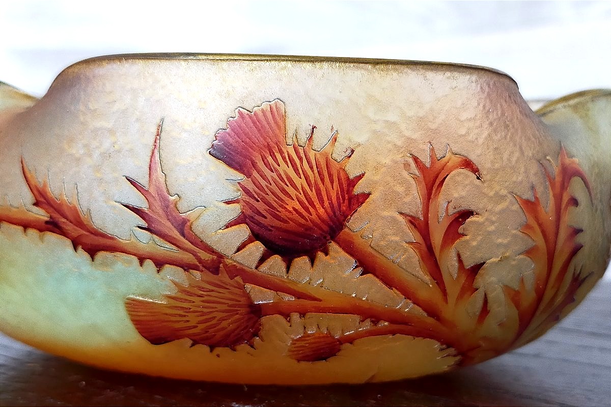 Daum Nancy Cup With A Thistle Design On A Frosted Background -photo-1