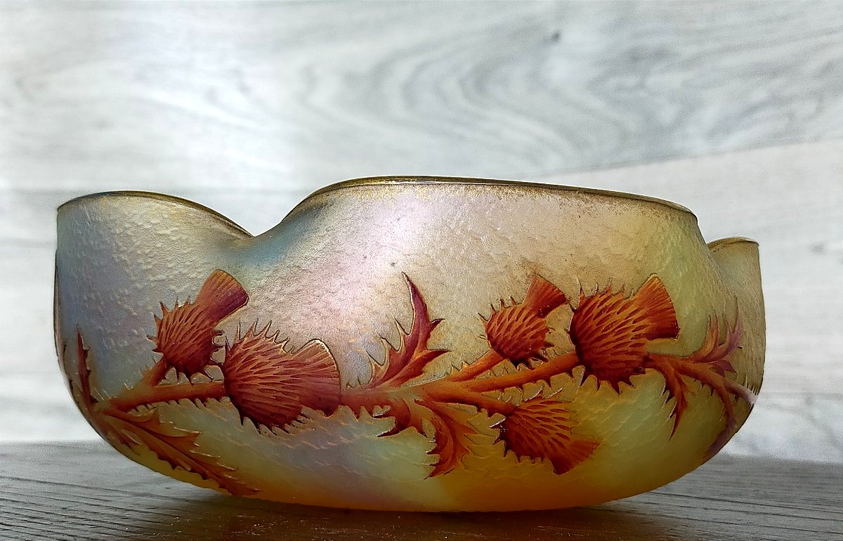 Daum Nancy Cup With A Thistle Design On A Frosted Background -photo-2