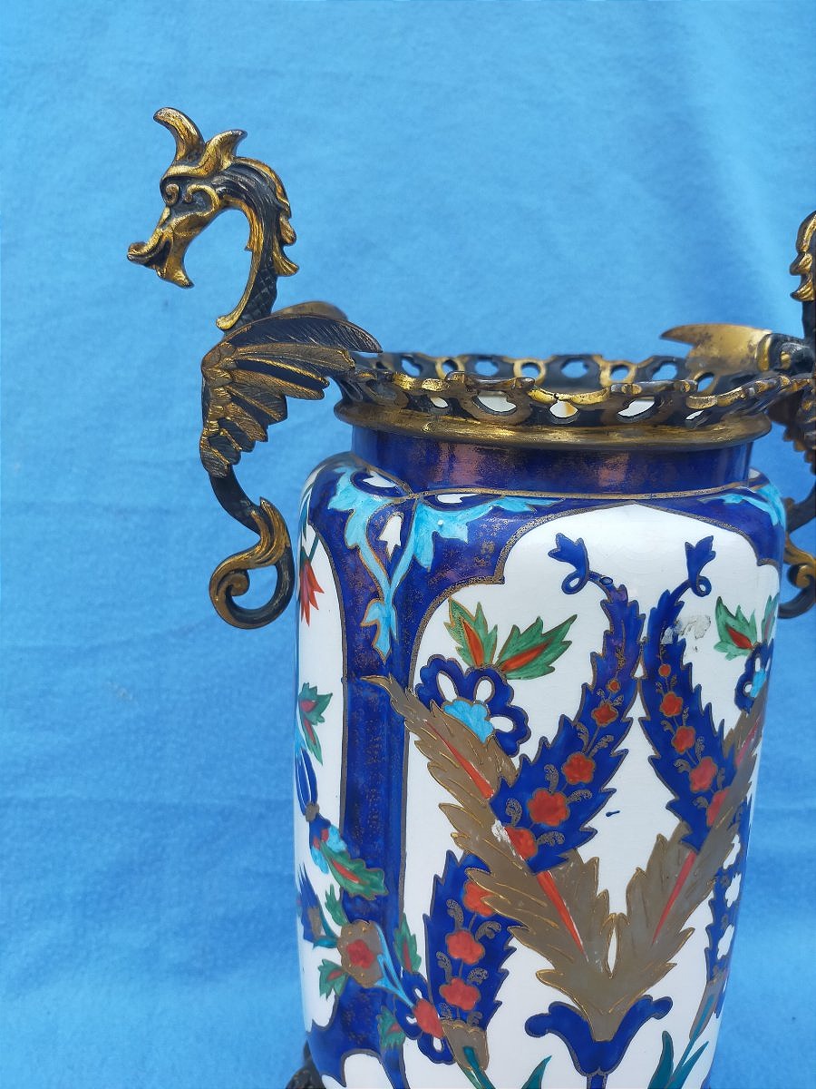 Large Earthenware Vase With A Bronze Frame Featuring Dragons -photo-4