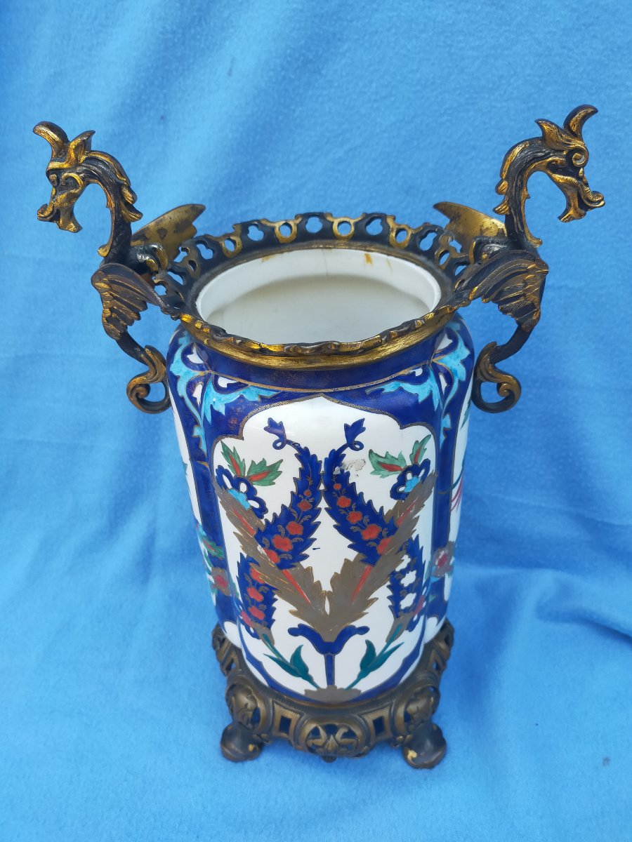 Large Earthenware Vase With A Bronze Frame Featuring Dragons -photo-2