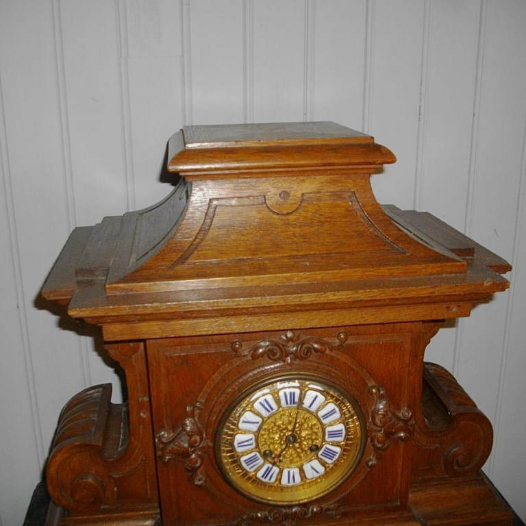 Pendule De Boiserie En Chene Cadran Cartouche Estampille Contour Paris-photo-4