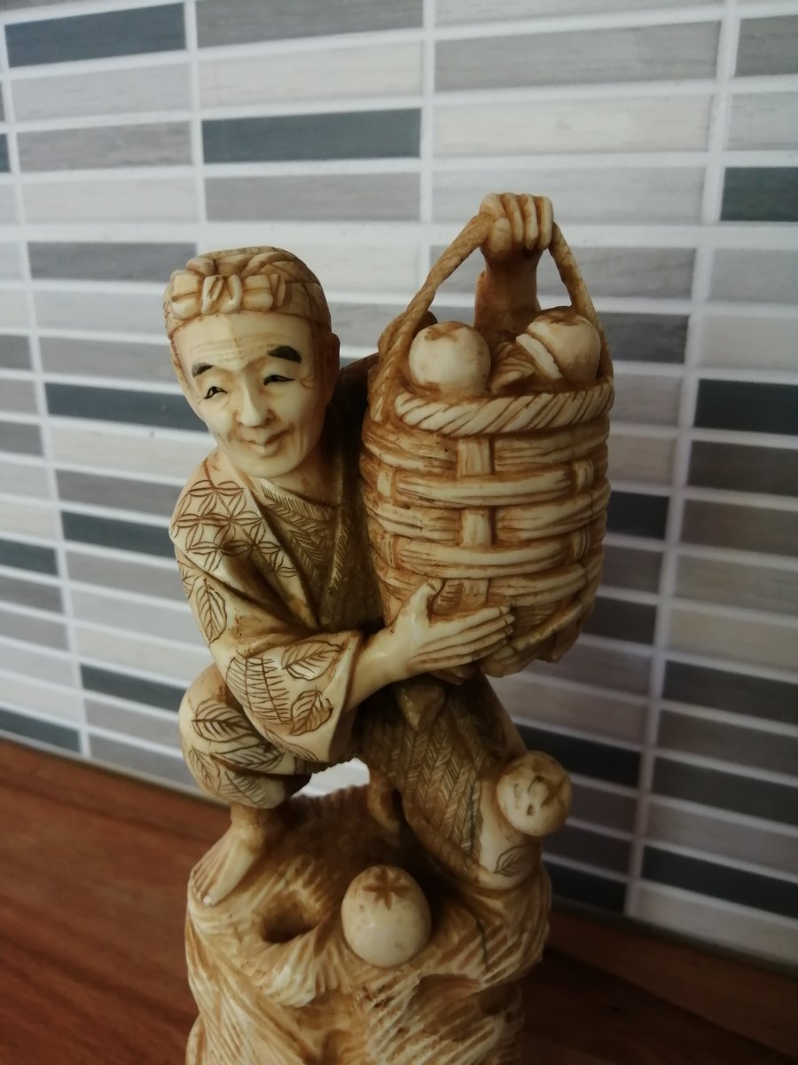 Ivory Sculpture Man With Fruit Basket-photo-4