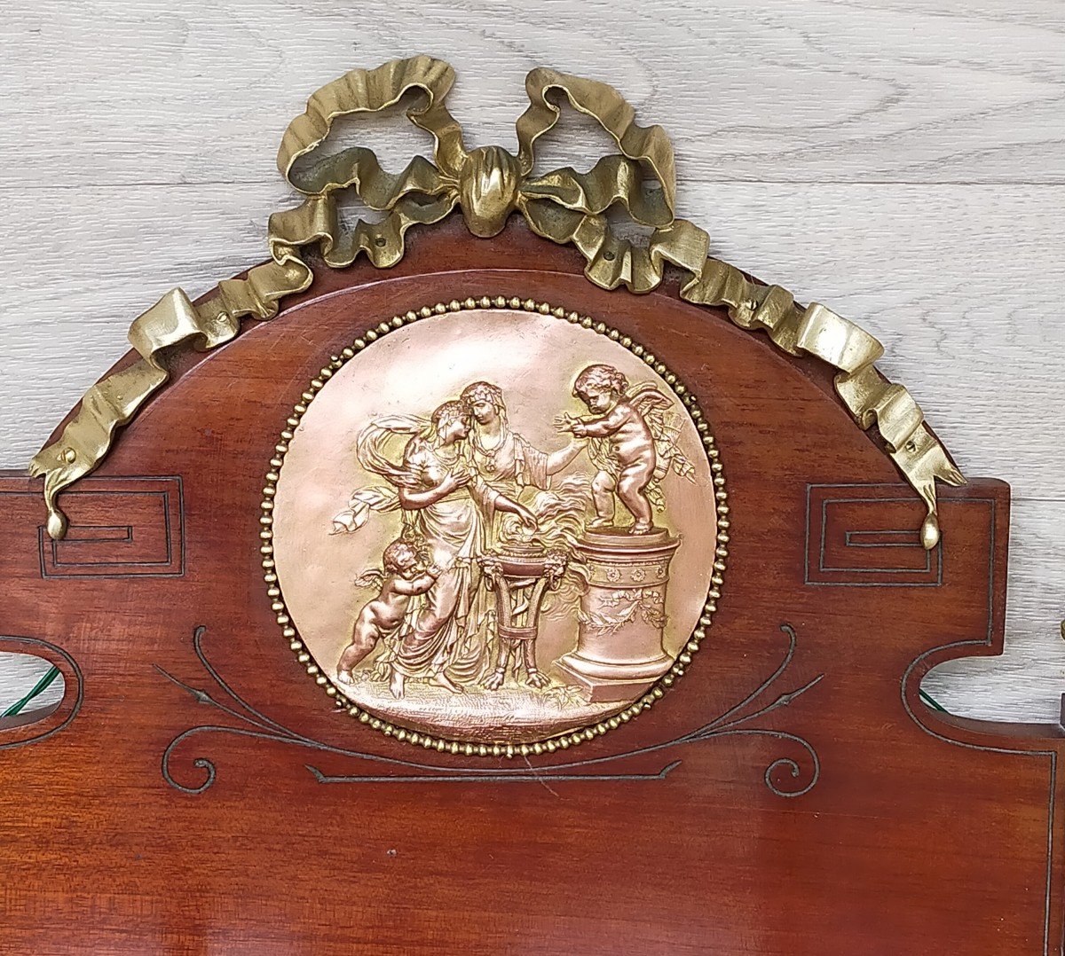 Mahogany And Gilt Bronze Wall Shelf Stamped Antique Medallion-photo-7
