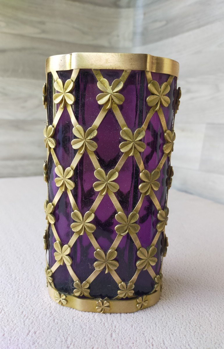 Vase Cristal Violet Et Monture Bronze Doré A Decor de Trefles