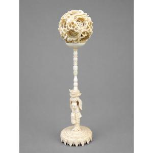 boule de canton en ivoire sculpté