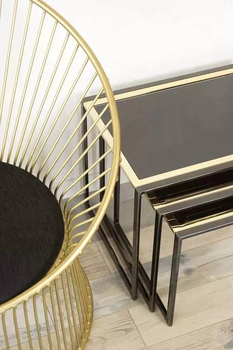 70s Nesting Side Tables In Black Lacquered And Gold Plated Metal-photo-5