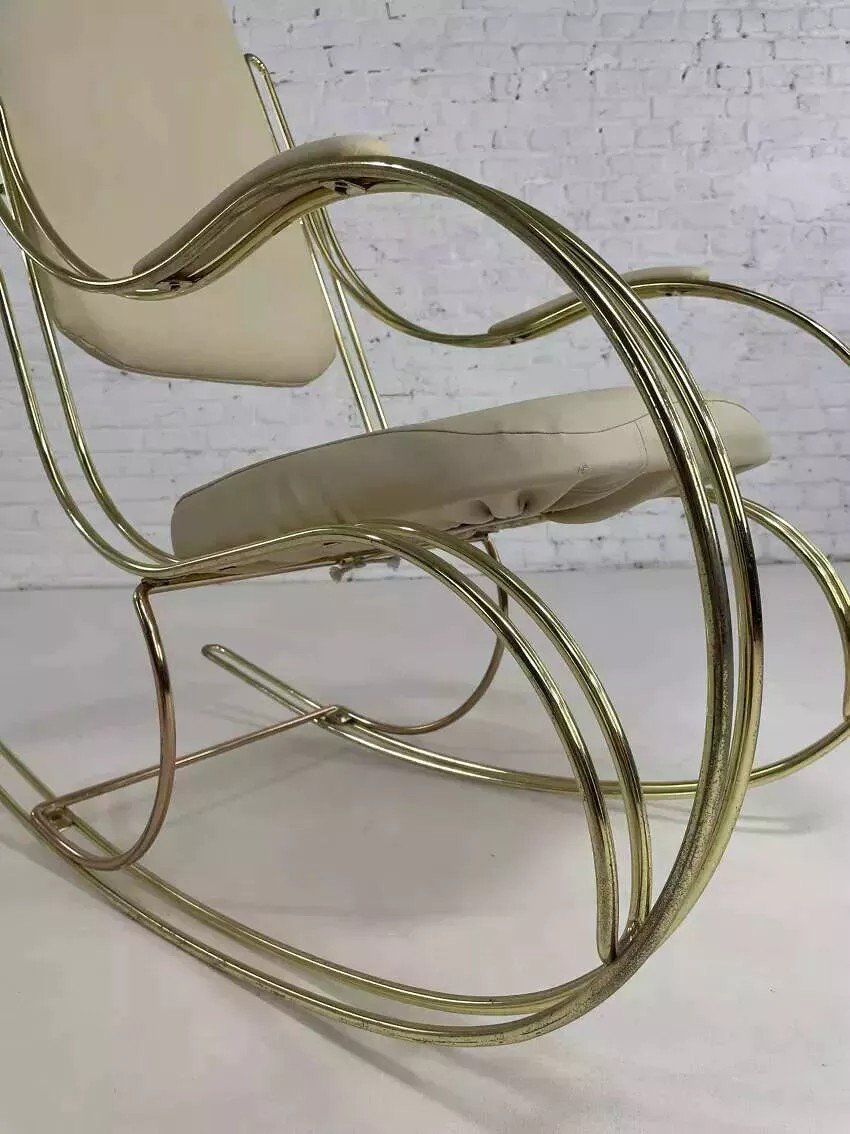 60s Rocking Chair In Brass And Ecru Faux Leather-photo-6