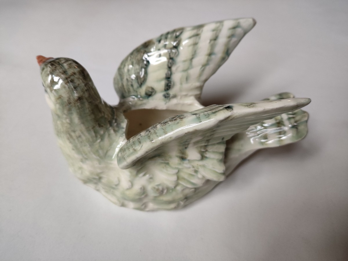 Majolica - ‘’Tourterelle’’ formant vide-poche en barbotine signé Delphin Massier à Vallauris-photo-2