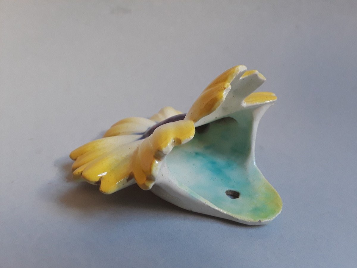 Majolica - Wall Sconce Flower Holder In Slipware, Signed Jérôme Massier-photo-2