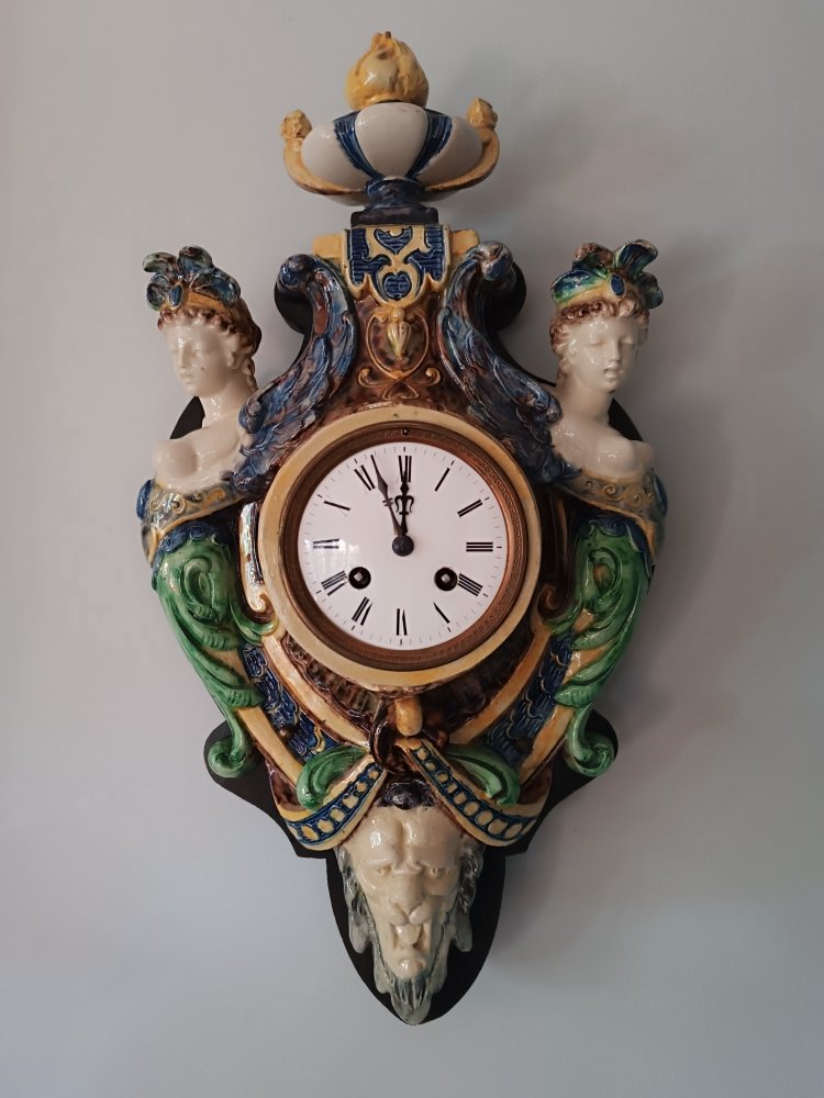 Cartel d’applique (horloge murale) en faïence polychrome, vers 1870–1890-photo-2