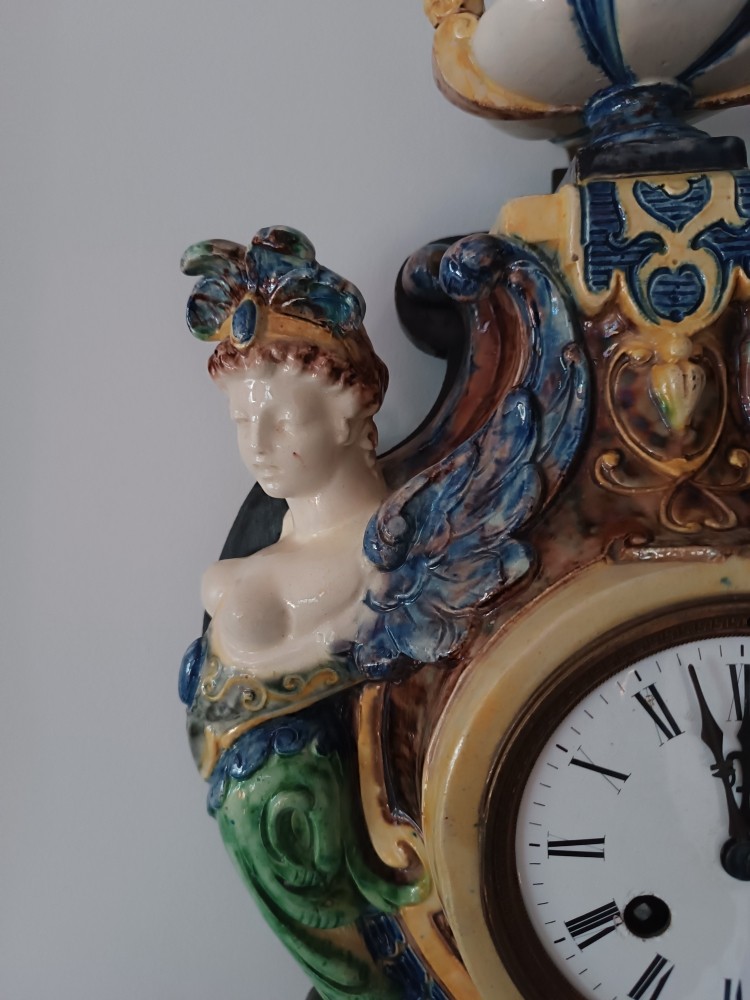 Cartel d’applique (horloge murale) en faïence polychrome, vers 1870–1890-photo-4