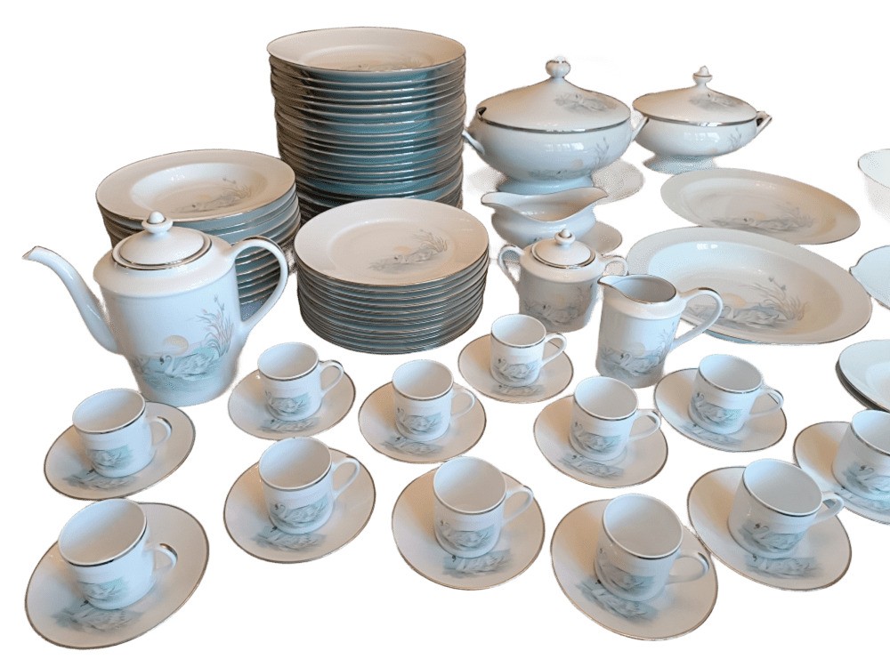 Service de table en porcelaine de Limoges ‘’décor au cygne’’ Filet Platinum - Vintage 1960-photo-1