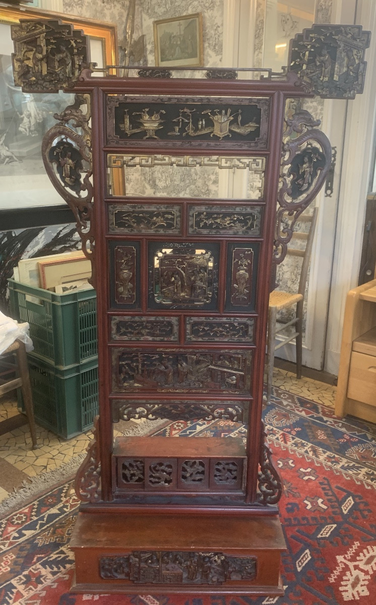 Red And Gold Lacquered Wooden Altar - China, Late 19th Century