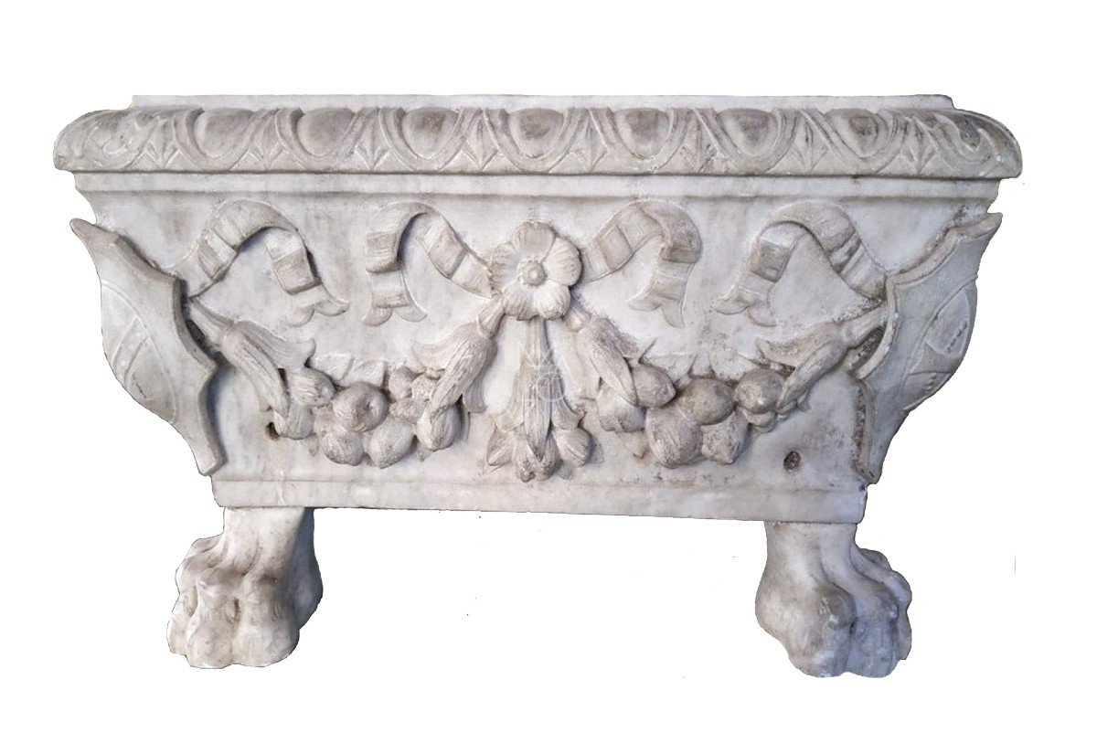 Marble Basin Carved In Statuary Marble