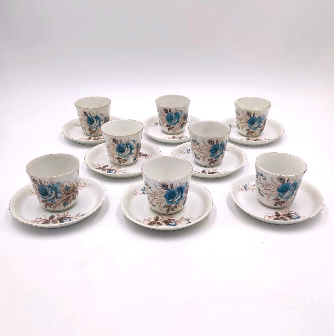 Service à café à décor de 'rose bleue', XIXe siècle.