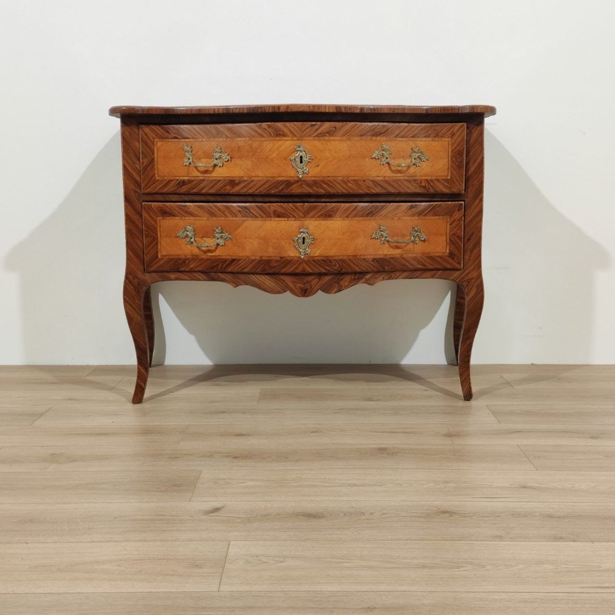 18th Century Italian Chest Of Drawers Veneered With Fine Woods-photo-3