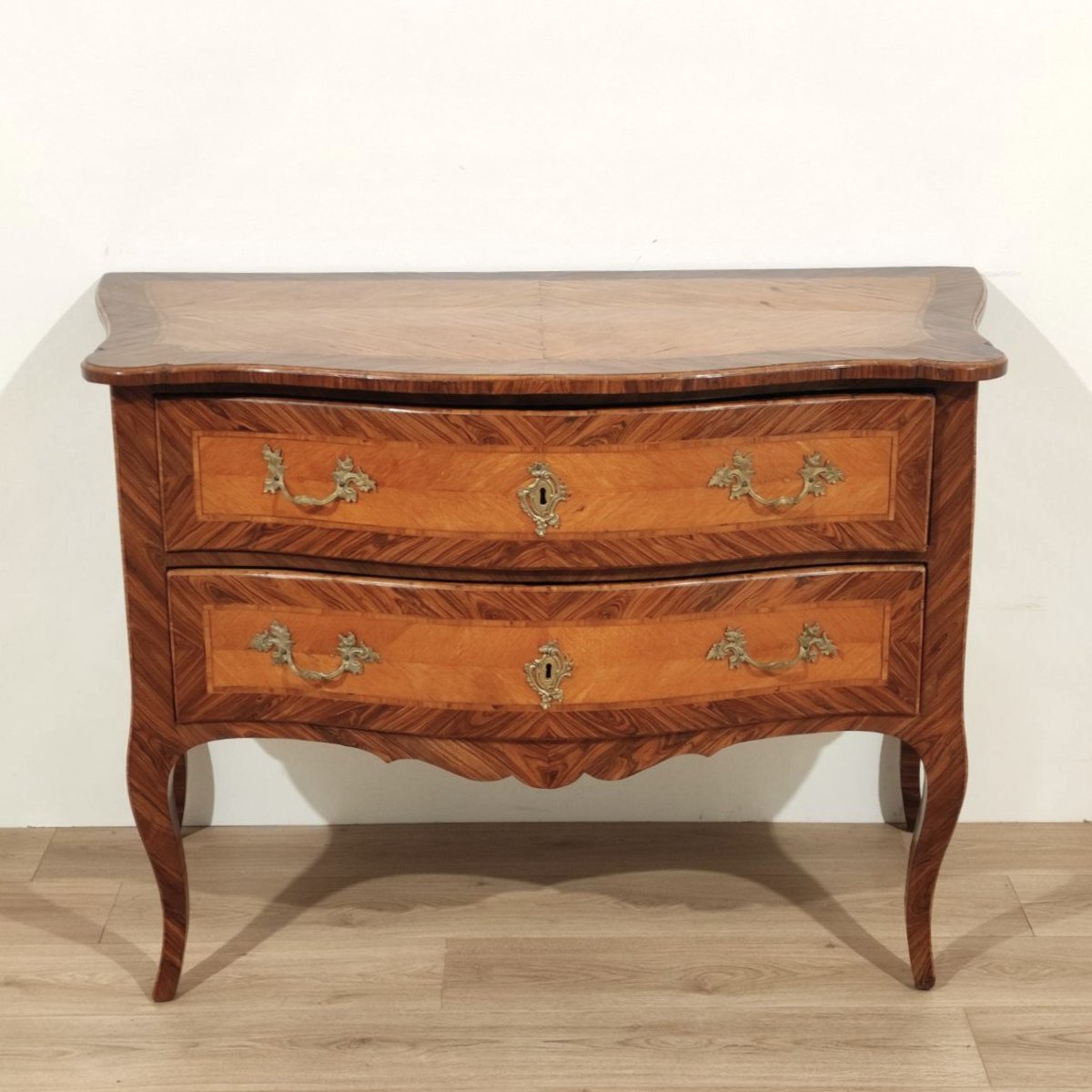 18th Century Italian Chest Of Drawers Veneered With Fine Woods-photo-4