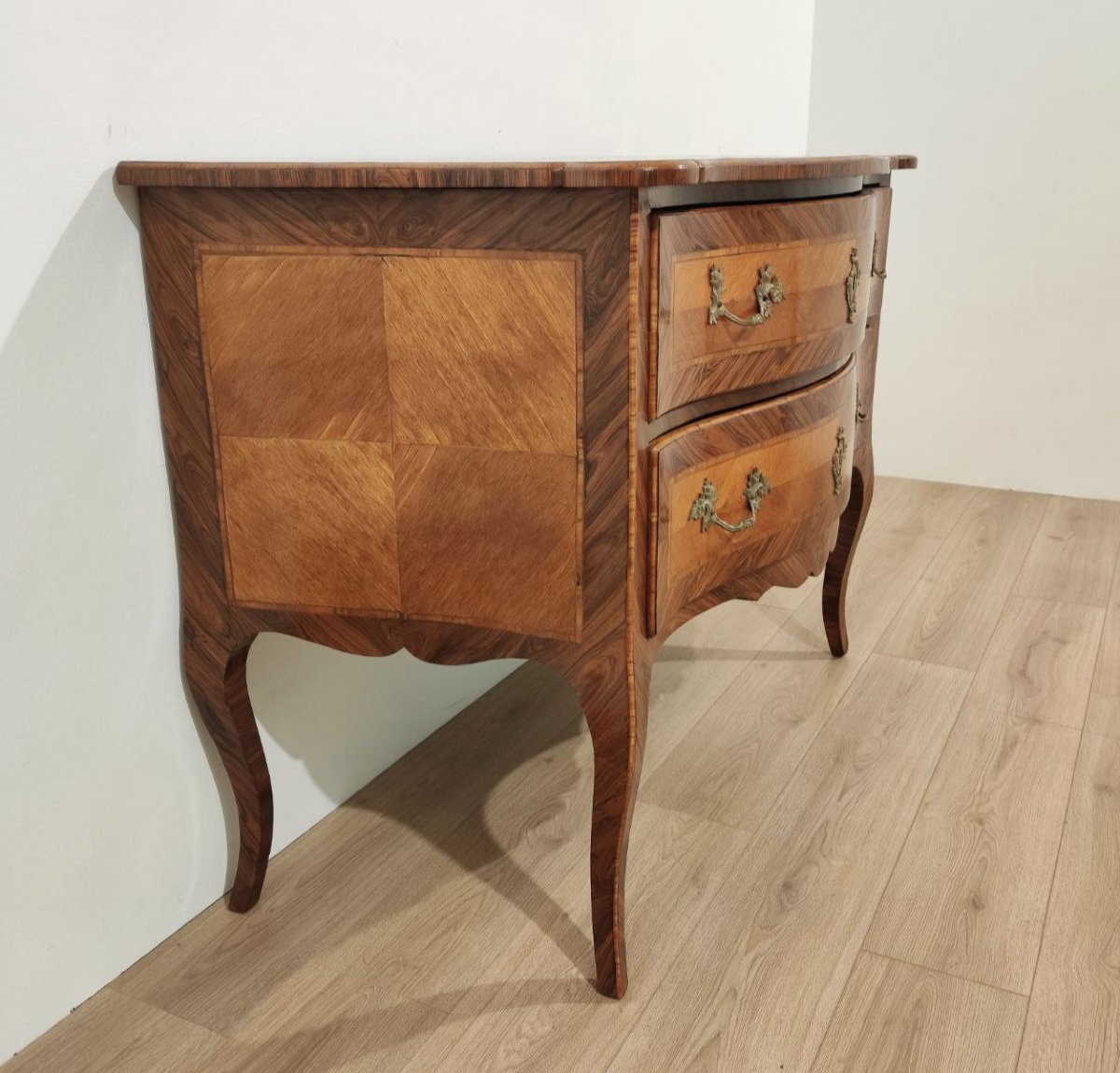 18th Century Italian Chest Of Drawers Veneered With Fine Woods-photo-1