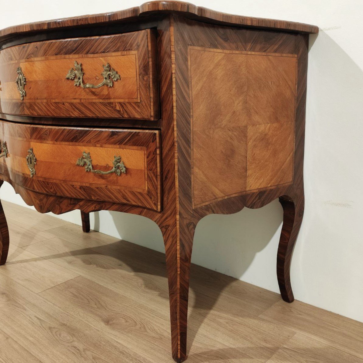 18th Century Italian Chest Of Drawers Veneered With Fine Woods-photo-2