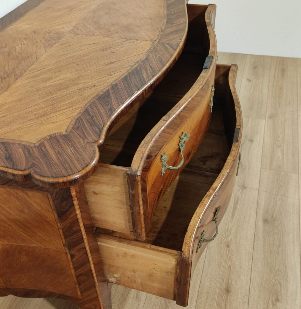 18th Century Italian Chest Of Drawers Veneered With Fine Woods-photo-7