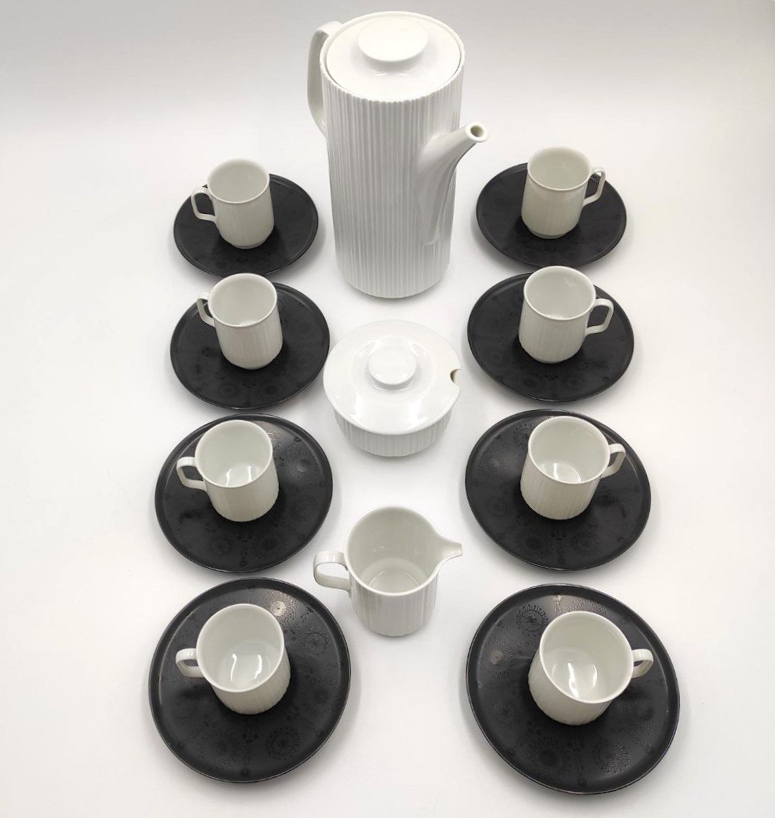 Service à café Rosenthal « Porcelaine Noire » pour 8 personnes, conçu par Tapio Wirkkala en 196-photo-3