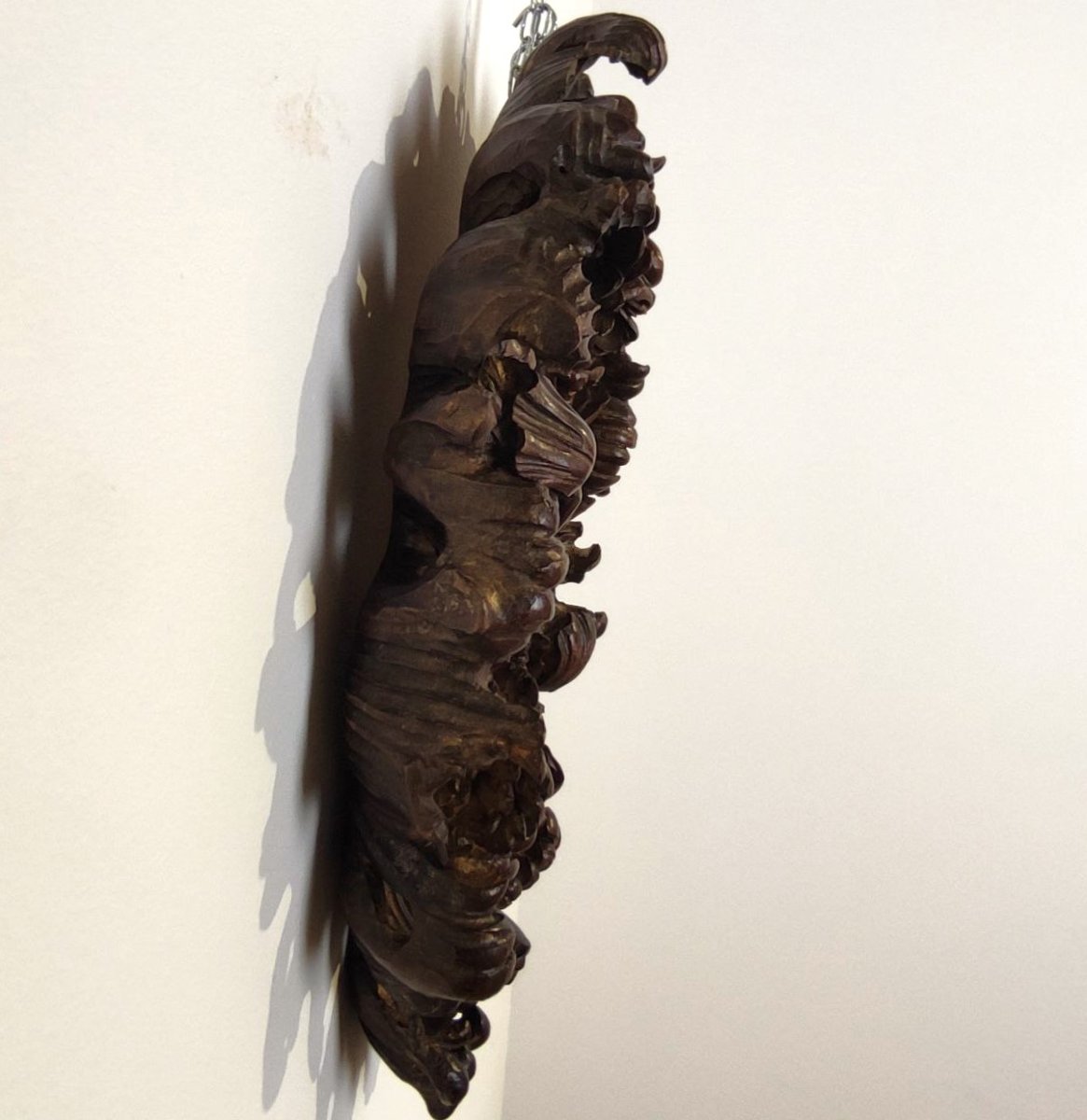 Cadre en bois sculpté de motifs floraux, fin du XIXe siècle.-photo-7