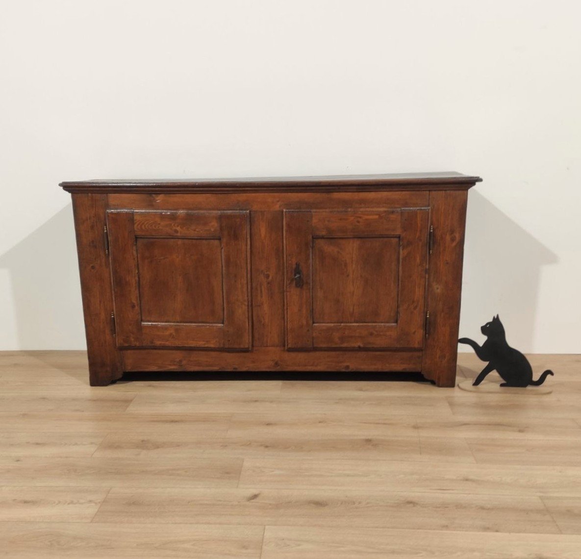 Buffet ancien en bois massif du XVIIIe siècle.-photo-8