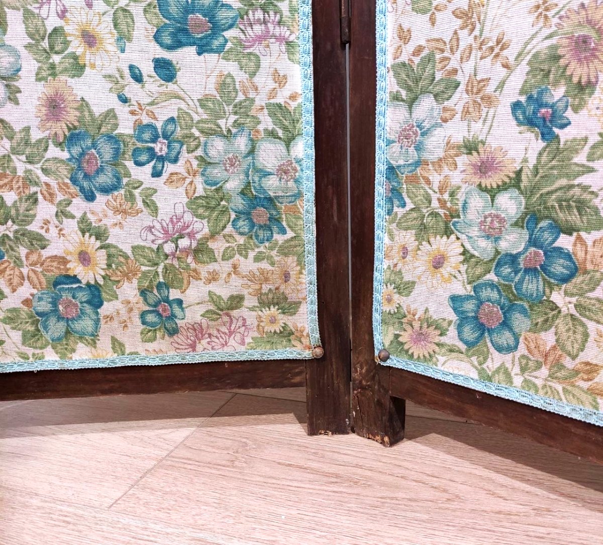 Paravent à six panneaux en bois et tissu, Italie, vers 1930.-photo-4