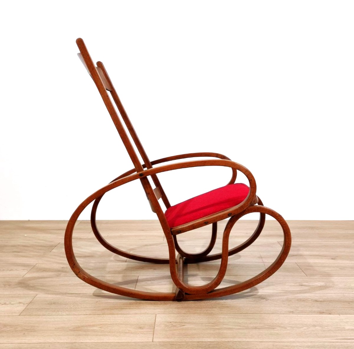 Fauteuil à bascule Jacob & Josef Kohn, début des années 1900