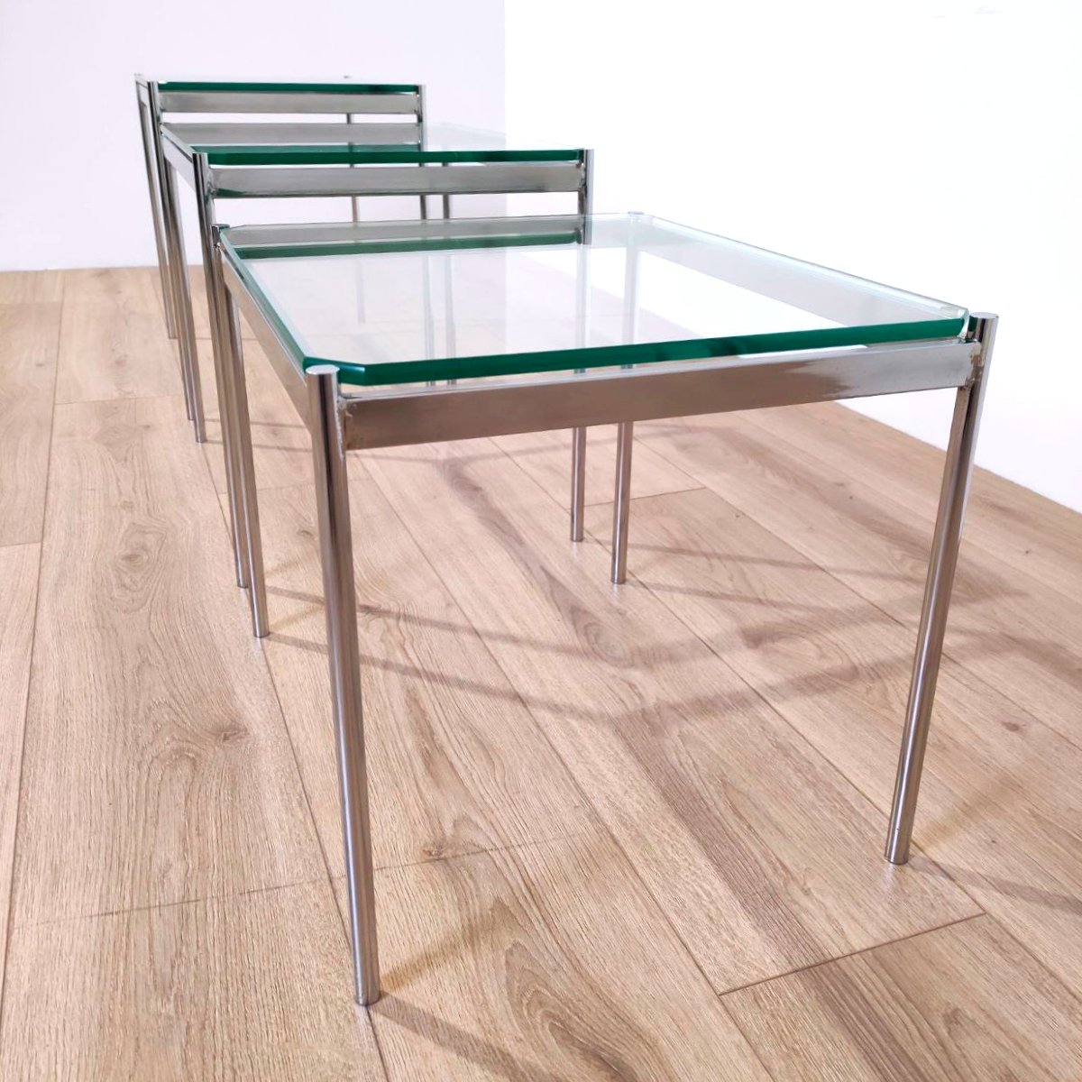 Ensemble de 3 tables gigognes en verre et métal chromé, années 1970-photo-2