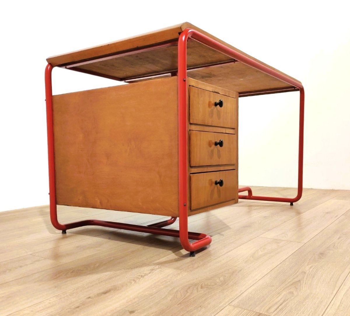 Bureau de style Bauhaus en métal tubulaire rouge, bois et verre, années 1950-photo-3