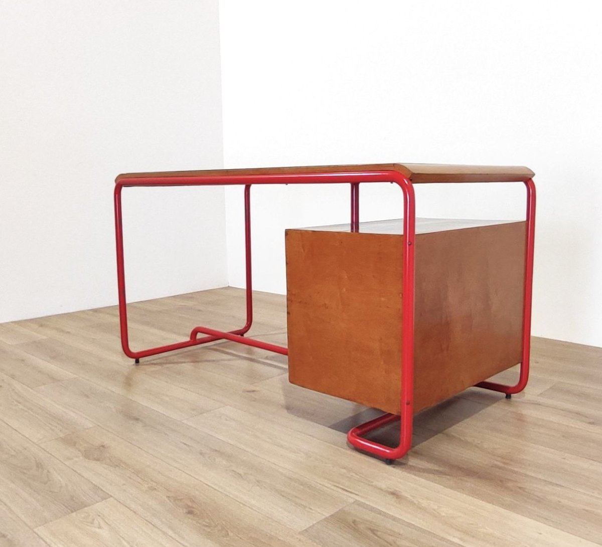 Bureau de style Bauhaus en métal tubulaire rouge, bois et verre, années 1950-photo-4