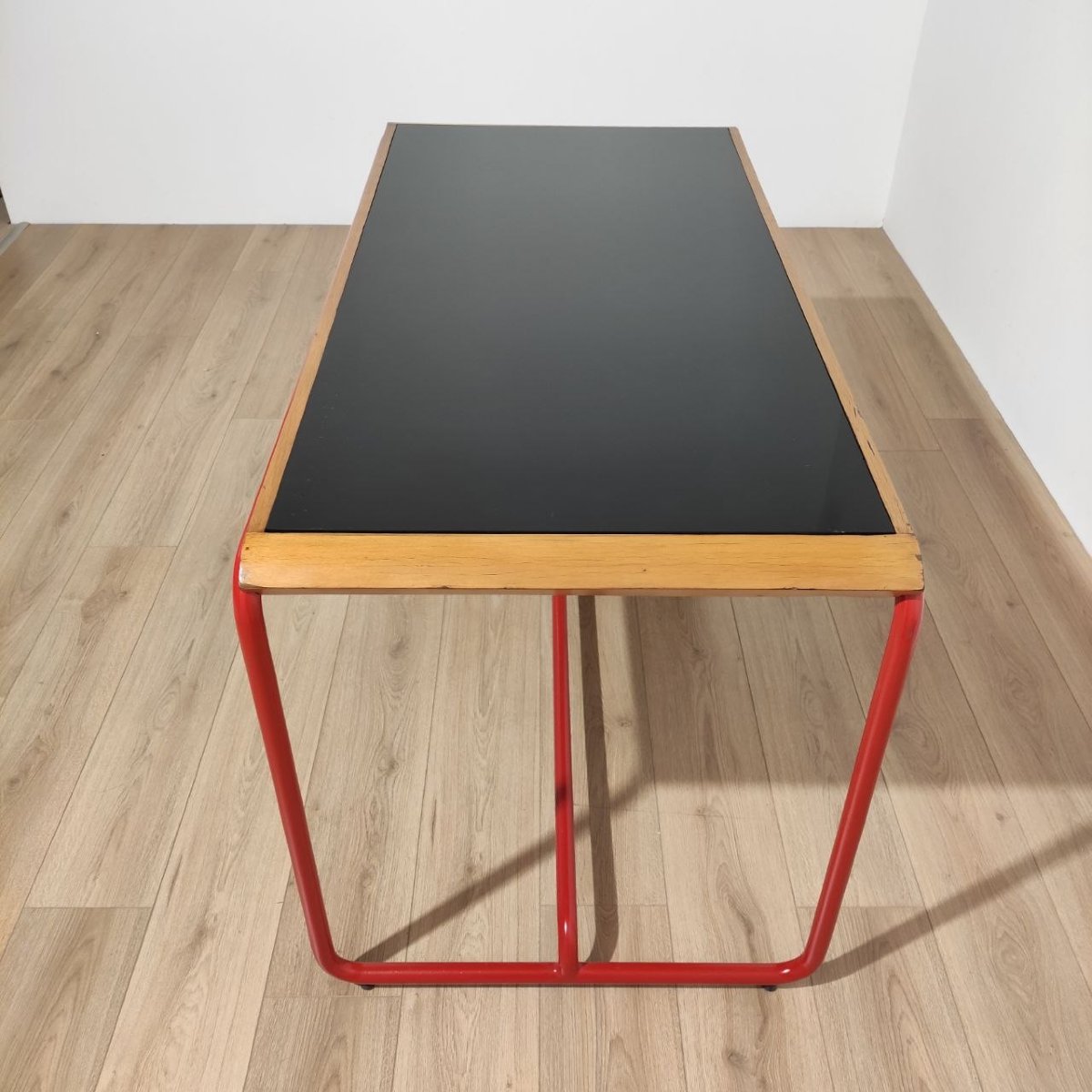 Bureau de style Bauhaus en métal tubulaire rouge, bois et verre, années 1950-photo-6