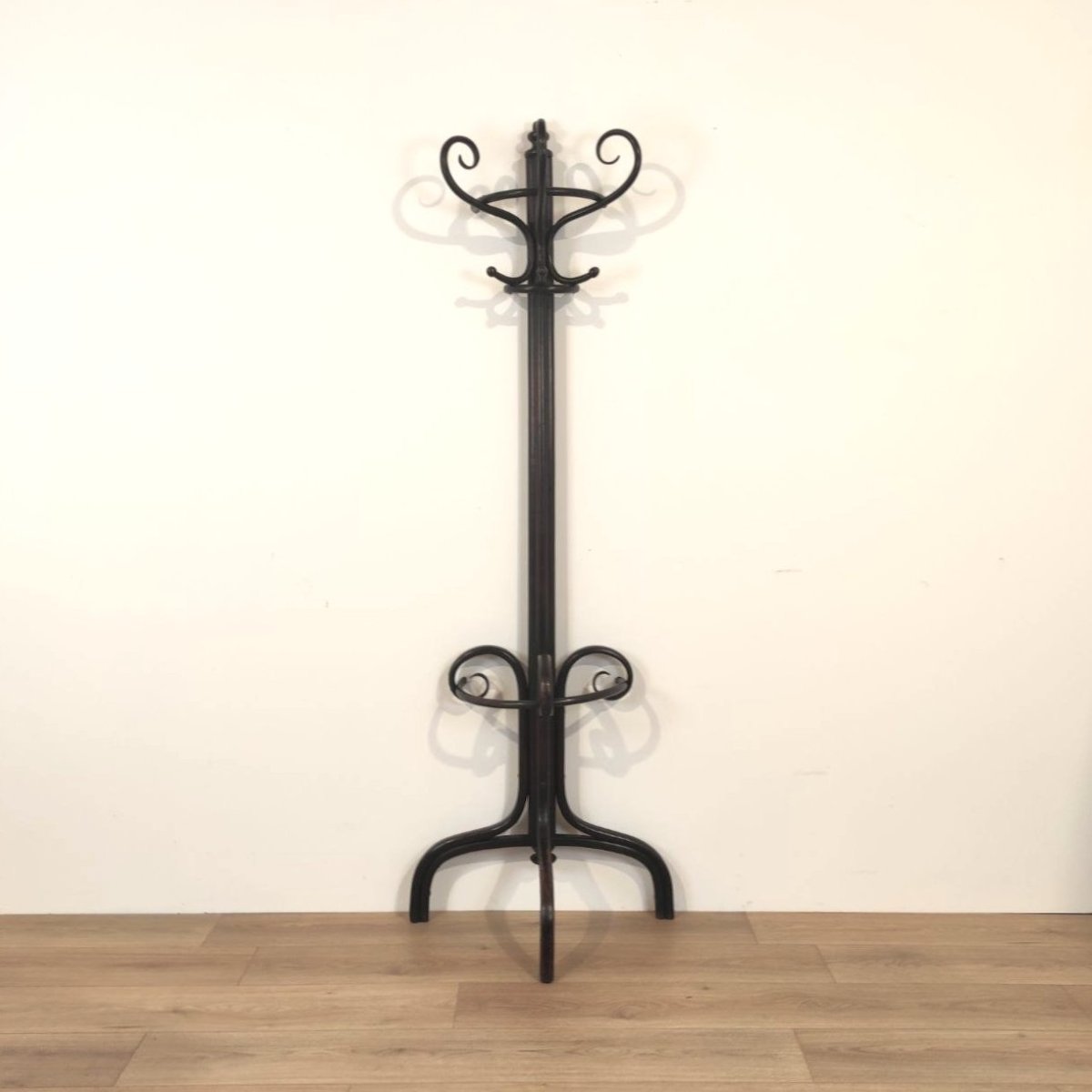 Thonet, Coat Rack And Umbrella Stand In Curved Wood, Ca. 1890-photo-2