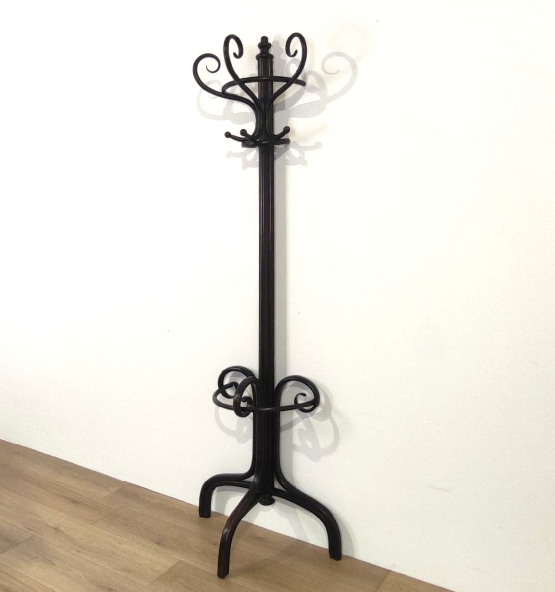 Thonet, Coat Rack And Umbrella Stand In Curved Wood, Ca. 1890