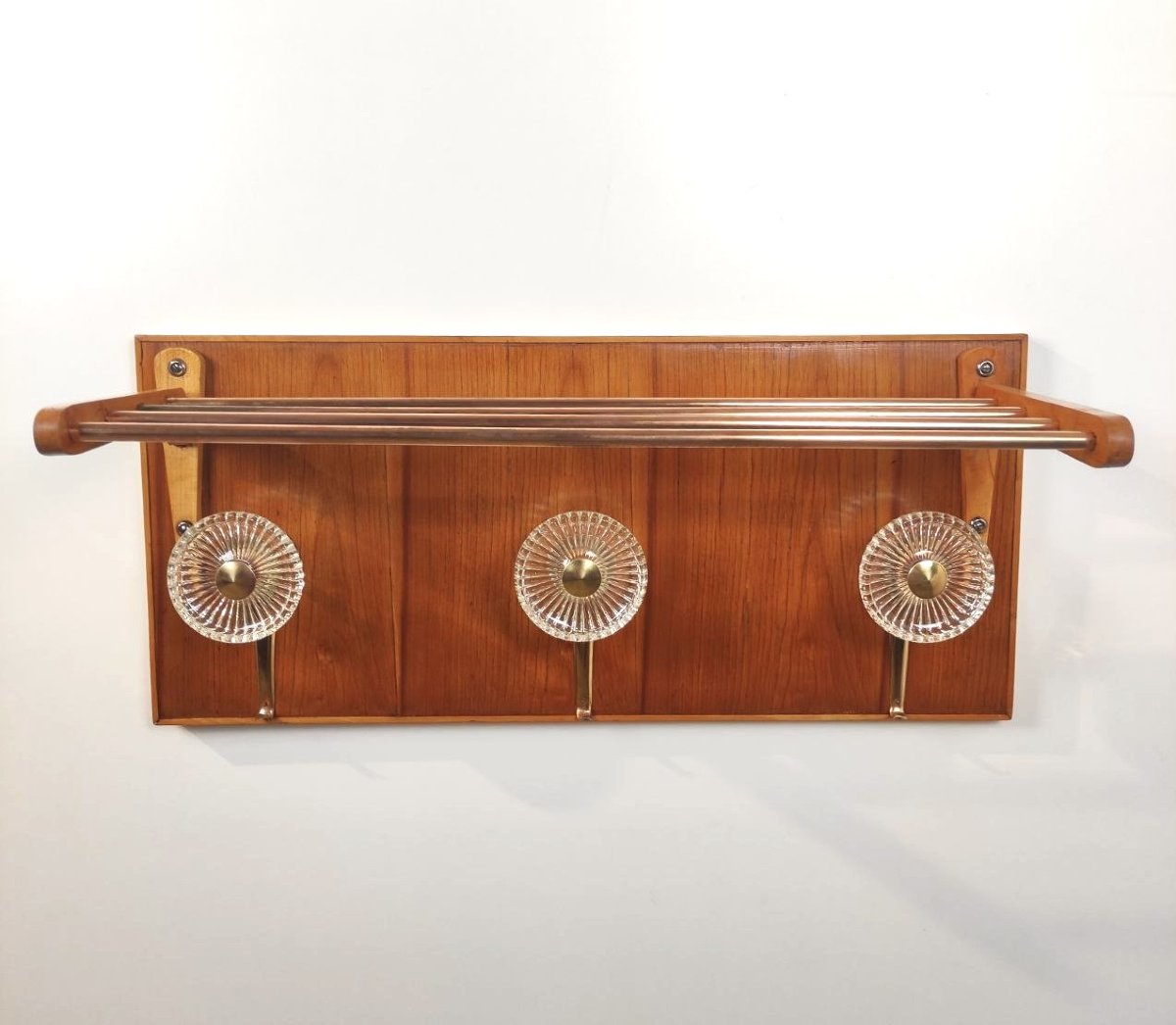 Porte-manteau et porte-chapeau en bois, laiton et verre, Italie, années 1950-photo-2