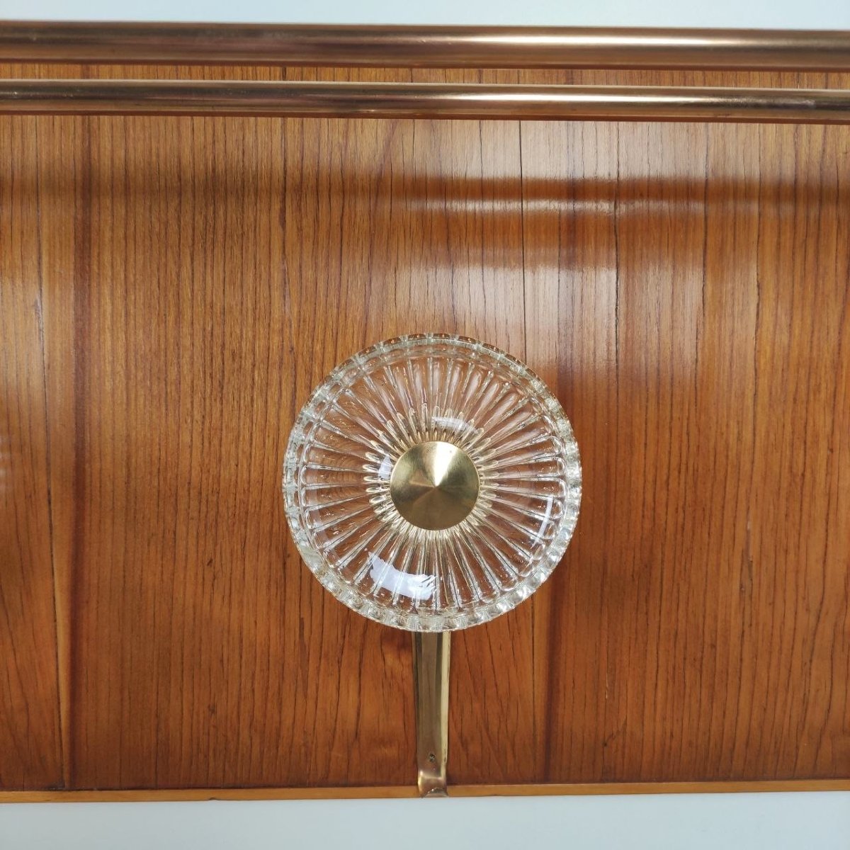 Porte-manteau et porte-chapeau en bois, laiton et verre, Italie, années 1950-photo-5