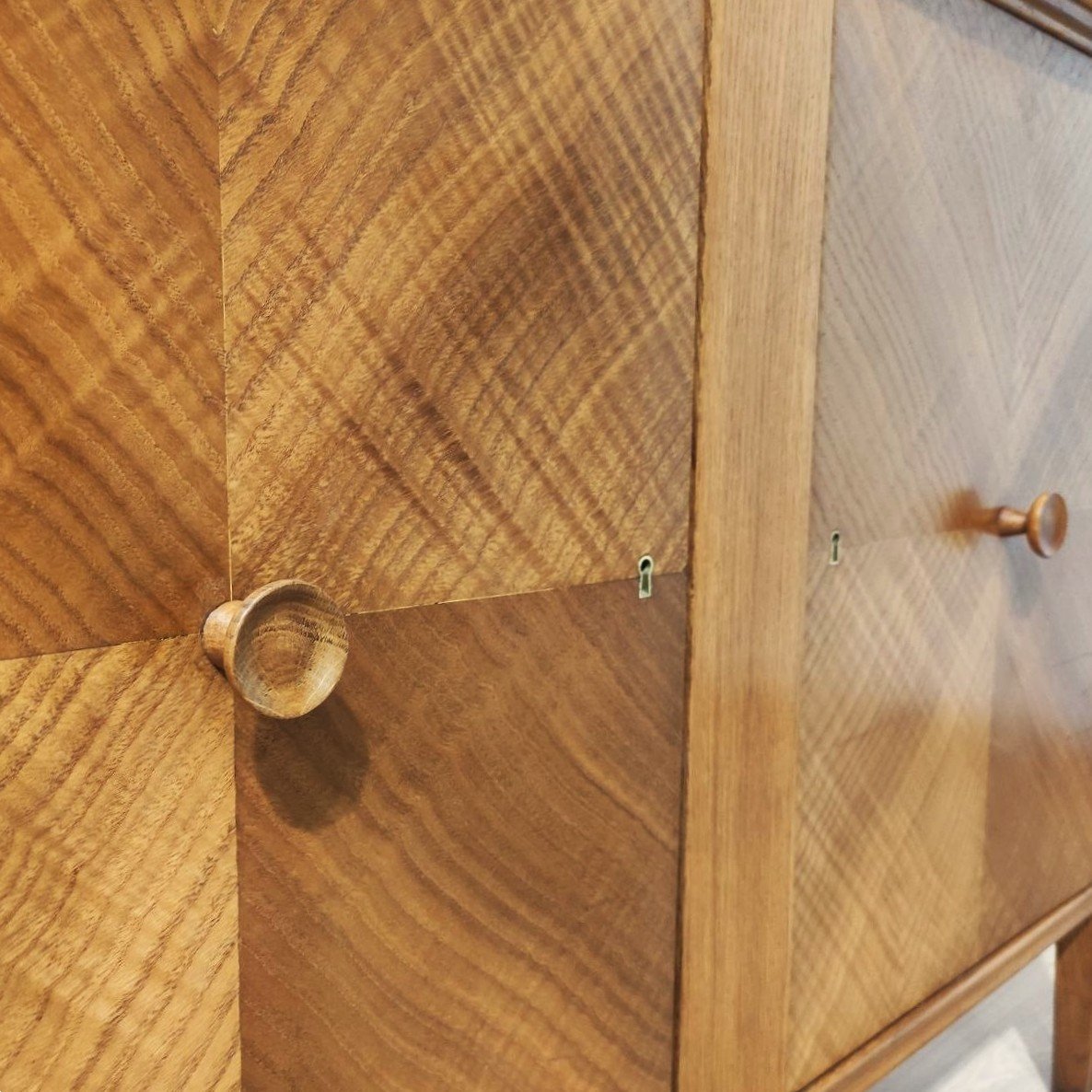 Chestnut Wood Sideboard With 2 Doors, Italy, 1950s-photo-2