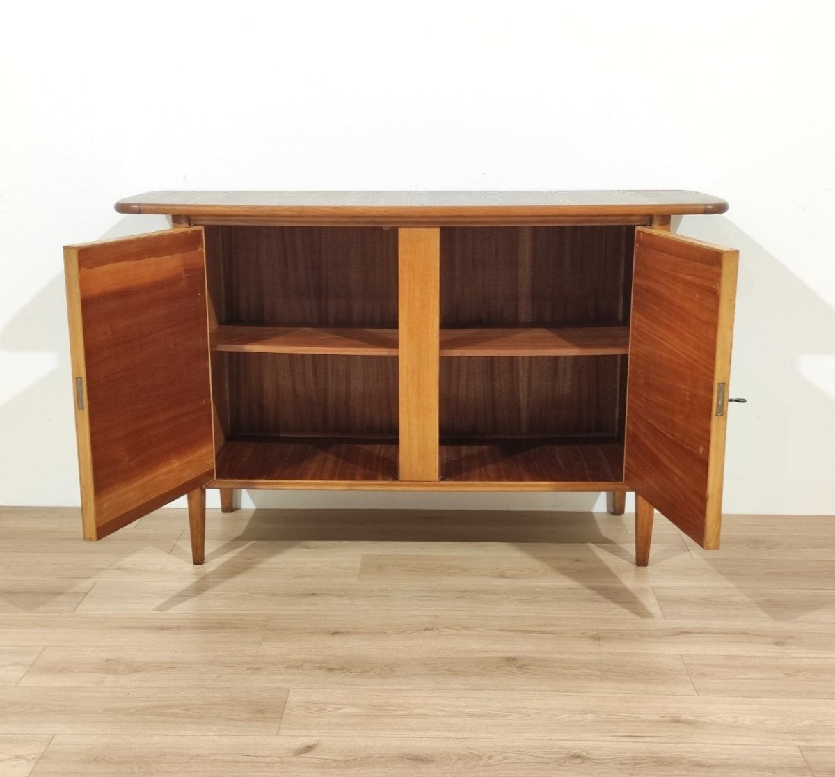 Chestnut Wood Sideboard With 2 Doors, Italy, 1950s-photo-3