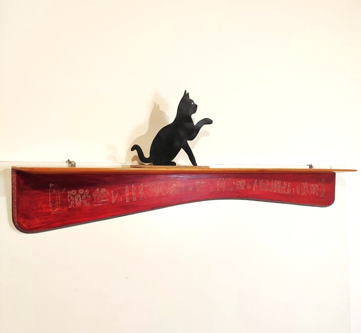 Grande étagère en noyer et laque rouge ornée de figurines classiques, Italie, années 1950-photo-6